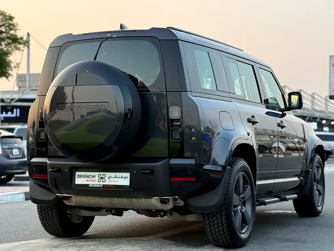 Land Rover Defender 2026