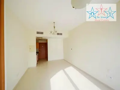 استوديو  حمام واحد  المساحة المبنية: 500 قدم مربع