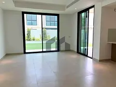 Stunning 4 BR TH | Private Garden | Ready to move