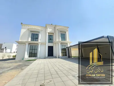 Grand Elegant Modern Villa : Expansive Luxury In Every Corner