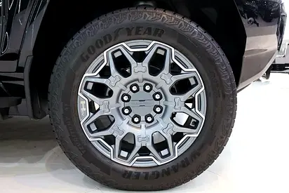 صورة 18 لـ 2024 GMC HUMMER