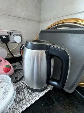 Stainless steel electric kettle - good working condition