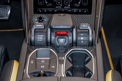 2023 Lamborghini URUS — миниатюра 13