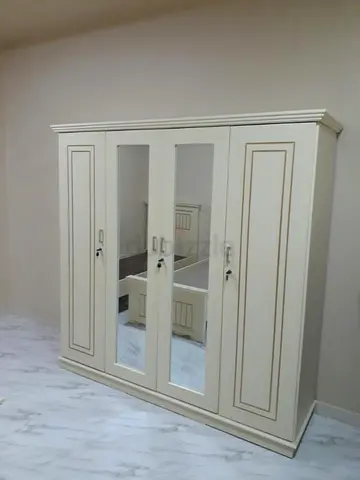 Cream 4-Door Wardrobe with Mirrors — Good Condition