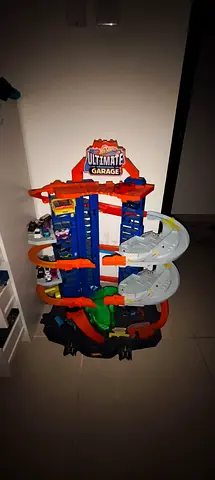 Hot wheels garage