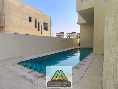 4 غرف نوم ماستر صالة واسعة غرفة طعام قبو غرفة خادمة 7 حمامات مسبح خاص تراس موقف سيارة داخلي مواقف خارجية تتسع لـ 4 سيارات