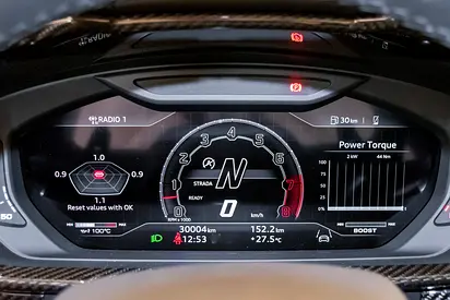 2023 Lamborghini URUS photo 8