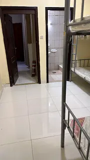 Room available 4/5 in room- attached balcony  washroom  in Karama - dierectly from owner