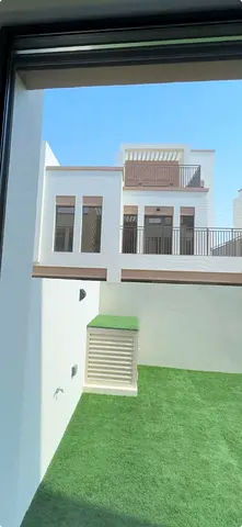 FOR RENT SPACIOUS 4BEDROOM TOWNHOUSE