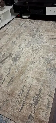 Modern abstract area rug - neutral tones, great condition