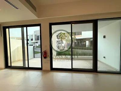 MODERN FAMILY LIVING | NEW HANDOVER | SPACIOUS HOME