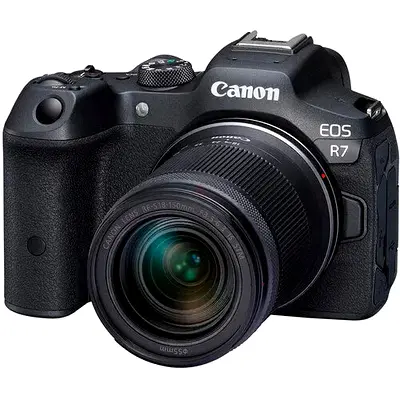 Canon R7 with 2 lenses