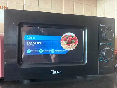 Midea 20L 700W Compact Microwave Oven - Good Working Condition