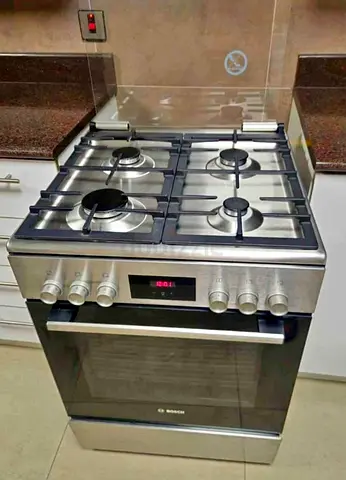 Bosch freestanding gas cooker with electric oven - good condition