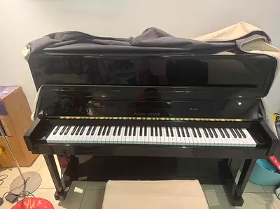 Pearl River Upright Piano (Upright 115M5) - Black