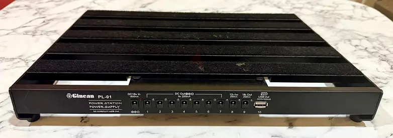 Ginean PL-01 Power Station/Power Supply for Pedals with MXR DC Brick