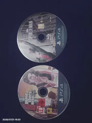 2 CDs spiderman 1 GTA v