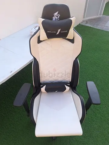 gaming chair 1st player