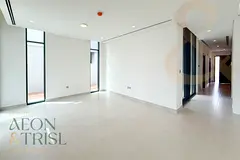 Brand New Unit | On the Park | Exclusive