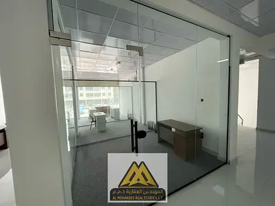 مكاتب مساحات مختلفه مع غرف اجتماعات وعقود ايجاري داخل مركز اعمال بمنطقة مشيرف شامل الفواتير يتوفر براكنج كثيره