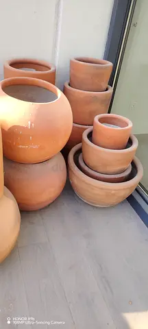 Set of terracotta plant pots – various sizes, good condition