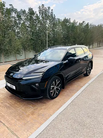 2025 Toyota CROWN 照片 3