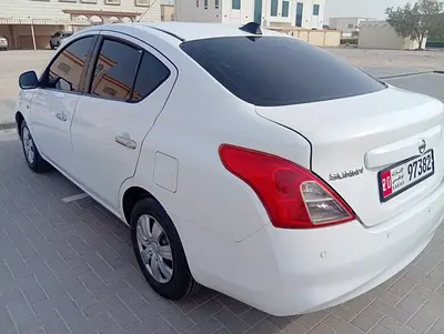2013 Nissan SUNNY 照片 3