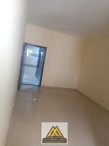 استوديو للإيجار في الجرف 2 – موقع مميز وسعر مناسب