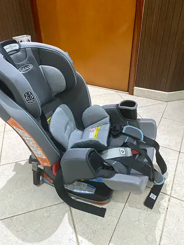 Graco convertible car seat - rearward/forward facing, good condition (looking for 300 +)