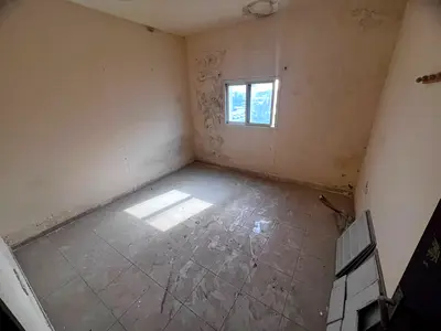 A great opportunity in Rawda 3, directly on Sheikh Ammar Street. A spacious one-bedroom apartment with a living room, central air conditioning, mainte