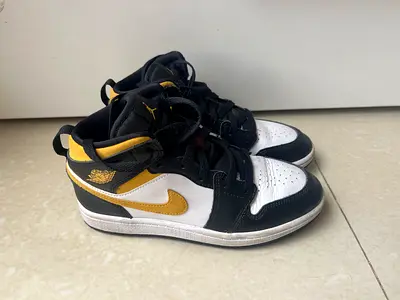 Air Jordan 1 Mid White Pollen Black