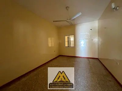 فرصة مميزة لاستئجار فيلا واسعة في موقع هادئ ومميز بمنطقة الروضة 3، بتصميم عملي ومساحات رحبة تناسب العائلات.