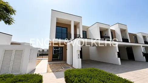 Corner Unit | Biggest plot | Modern