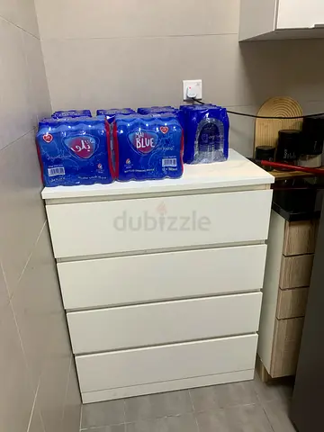 White 4 Drawer Chest/Dresser in Good Condition