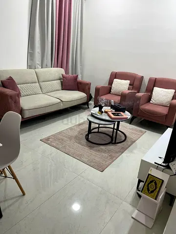 3-seater sofa + 2 armchairs set in beige dusty rose — good condition