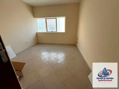 غرفة وصالة للإيجار في النباعة بالشارقة بتكييف مركزي بسعر 22000 درهم سنوياً مع 6 دفعات