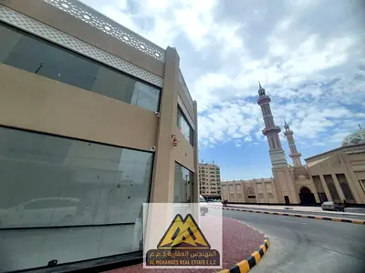 فرصة تجارية استثنائية للإيجار في منطقة ليواره 1 بمدينة عجمان محل تجاري بموقع "كورنر" مميز مقابل متحف عجمان مباشرة