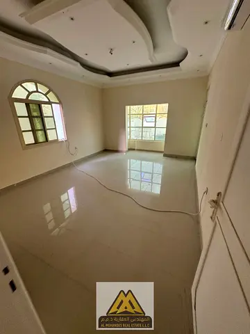 مساحات واسعة | تصميم فاخر | مجلس وصالة مريحة | غرف نوم متعددة | موقع مميز | مساحة كبيرة تناسب السكن الراقي | موقع حيوي قريب من جميع الخدمات