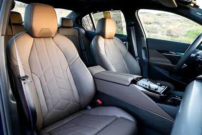 صورة مصغرة 9 لـ 2026 BMW 5-SERIES