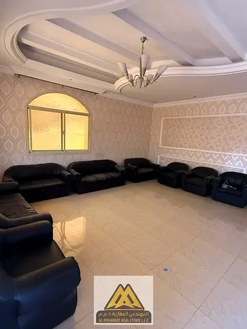 For annual rent – ​​Luxury residential/commercial villa in Al Muwaihat 2 – Ajman A unique opportunity to rent a spacious villa in a strategic location