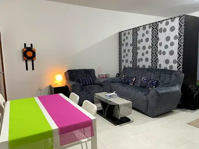 Fully furnished Master Bedroom for Bachelors