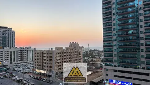إطلالة بحرية مباشرة | مطبخ مغلق | مؤجرة بعائد سنوي مميز | موقع حيوي في عجمان ون | فرصة استثمارية جاهزة | سعر بيع مميز كاش