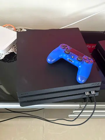 Sony Playstation 4 Pro 1TB, One Controller