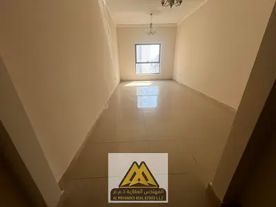 شقة مميزة للإيجار السنوي في النعيمية 1 عجمان بموقع حيوي، تتميز بمساحة واسعة وتصميم فاخر مع غرف ماستر وخدمات إضافية تجعلها خياراً مناسباً للعائلات.