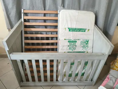 For Free baby cribe with matress Solid Wood