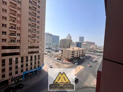 شقة للإيجار في أبراج النعيمية عجمان 3 غرف وصالة بموقع حيوي ومساحات واسعة مناسبة للعائلات