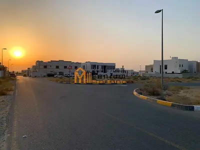 للبيع ارض سكنية في  مدينة تلال تملك حر لجميع الجنسيات تصريح بناء فيلا G+1+50%