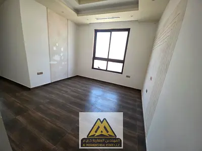 فرصة مميزة للإيجار السنوي في منطقة الجرف 2، شقة واسعة بتشطيب ممتاز وموقع حيوي قريب من جميع الخدمات، مناسبة للسكن العائلي وتوفر مستوى راحة عالي.