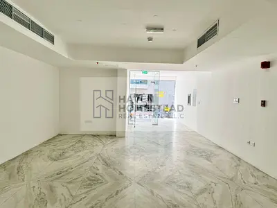 CHILLER FREE | PRIME LOCATION | VACANT