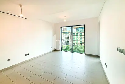 Up to 6 cheques | Unfurnished |Balcony and Parking